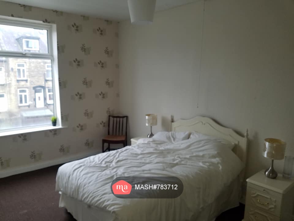 3 Bedroom Terraced to rent in Bradford - Mashroom